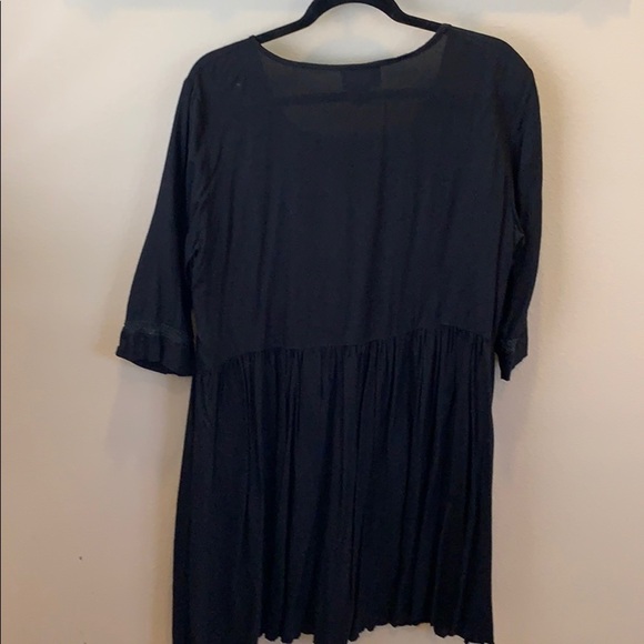 Black drop waisted dress. - Picture 2 of 3